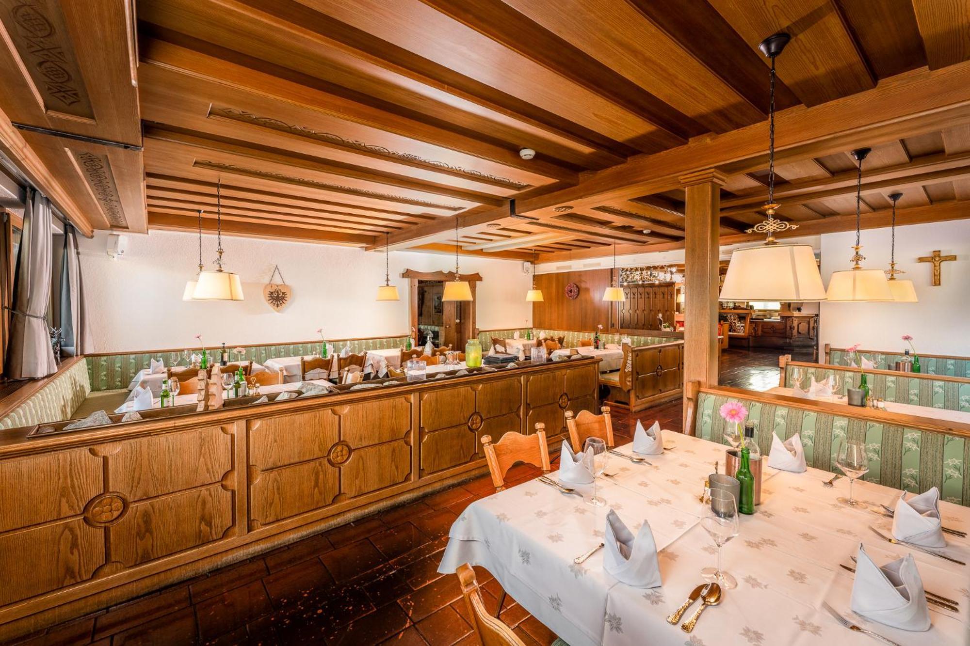 Alpen Wohlfuehlhotel Doerflwirt Hainzenberg Dış mekan fotoğraf