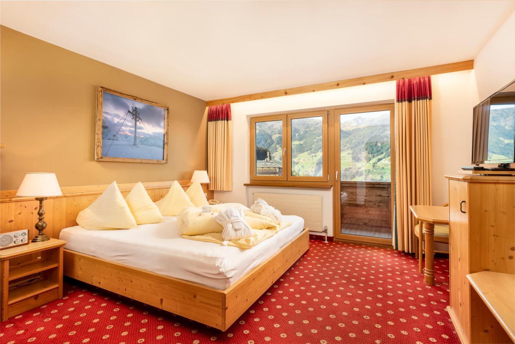 Alpen Wohlfuehlhotel Doerflwirt Hainzenberg Dış mekan fotoğraf