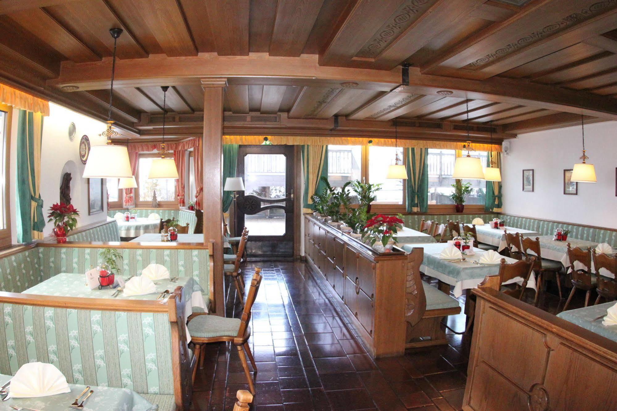 Alpen Wohlfuehlhotel Doerflwirt Hainzenberg Dış mekan fotoğraf